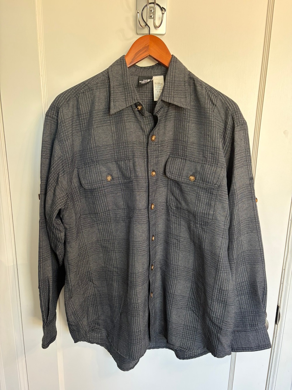 The North Face Men's M Vintage Gray Check Nylon Button-Up Hiking Shirt Roll